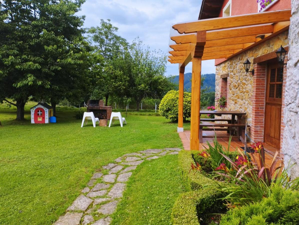 Onís Casa Rural El Jondriguゲストハウス エクステリア 写真