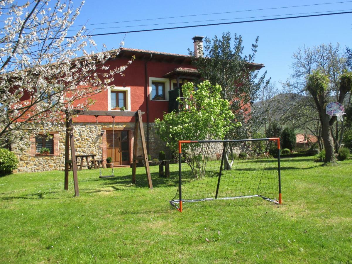 Onís Casa Rural El Jondriguゲストハウス エクステリア 写真